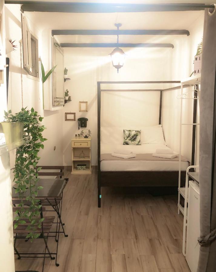 Jungle 13 - Room And Apartments เนเปิลส์ ภายนอก รูปภาพ
