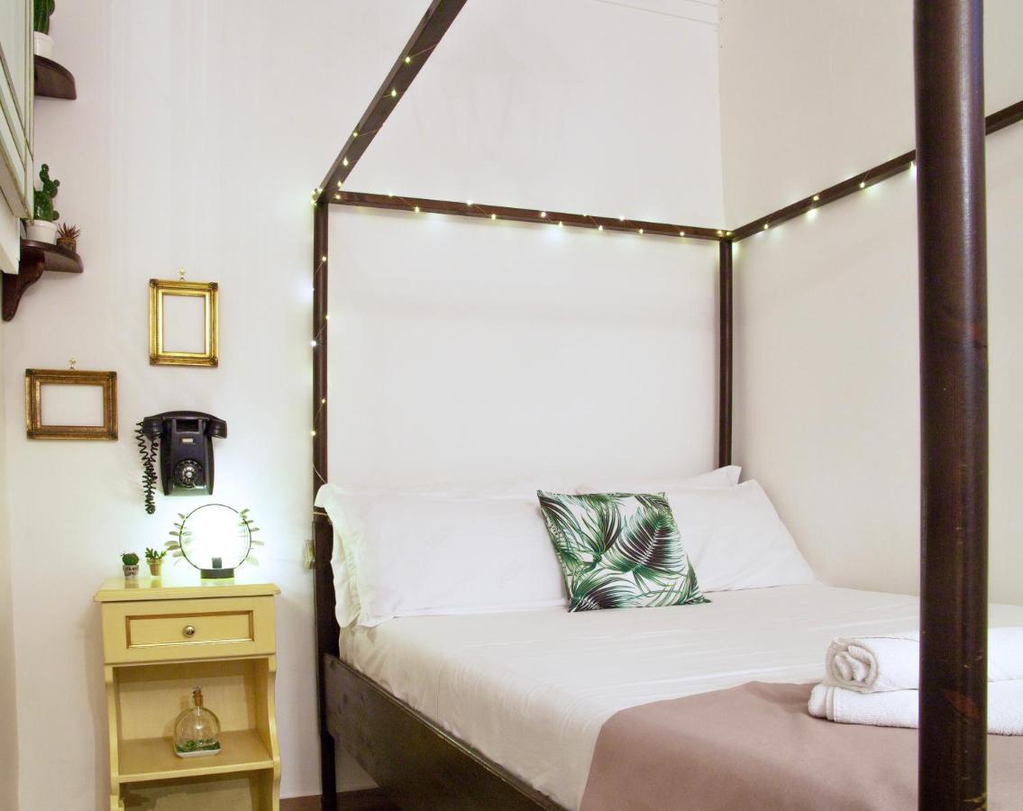 Jungle 13 - Room And Apartments เนเปิลส์ ภายนอก รูปภาพ